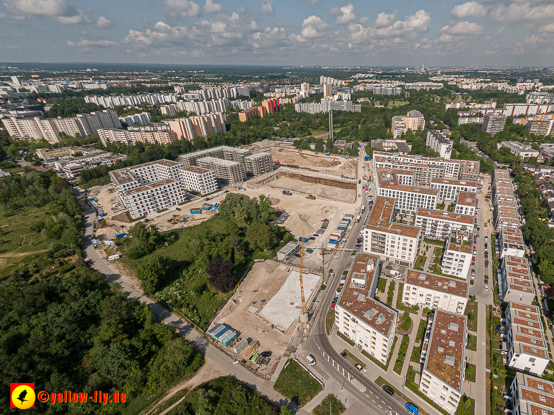 07.06.2023 - Aktuelle Luftbilder aus dem Alexisquartier und Pandion Verde in Neuperlach in München